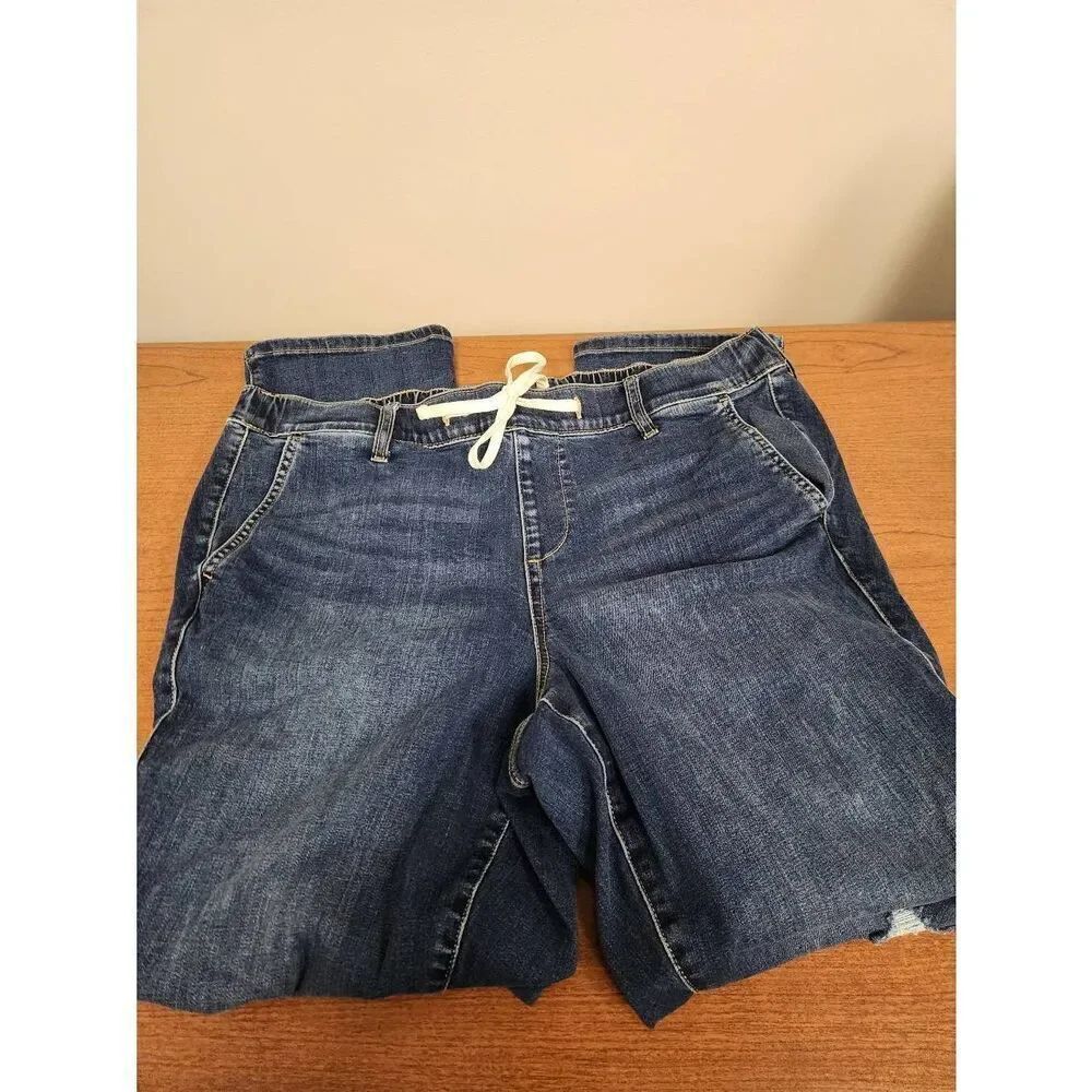 Torrid Distressed elastic waistband and drawstring Jeans Size 2R Pull-on. Measur